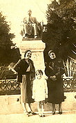 Aleksandrinka in njena družina