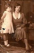 Aleksandrinka with her daughter